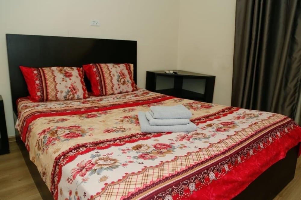 Hotel Cristal Palace Τυφλίδα Εξωτερικό φωτογραφία