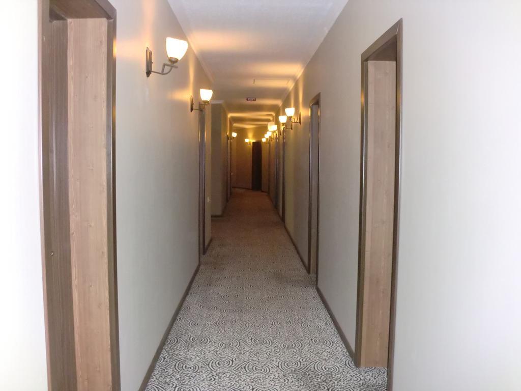Hotel Cristal Palace Τυφλίδα Εξωτερικό φωτογραφία